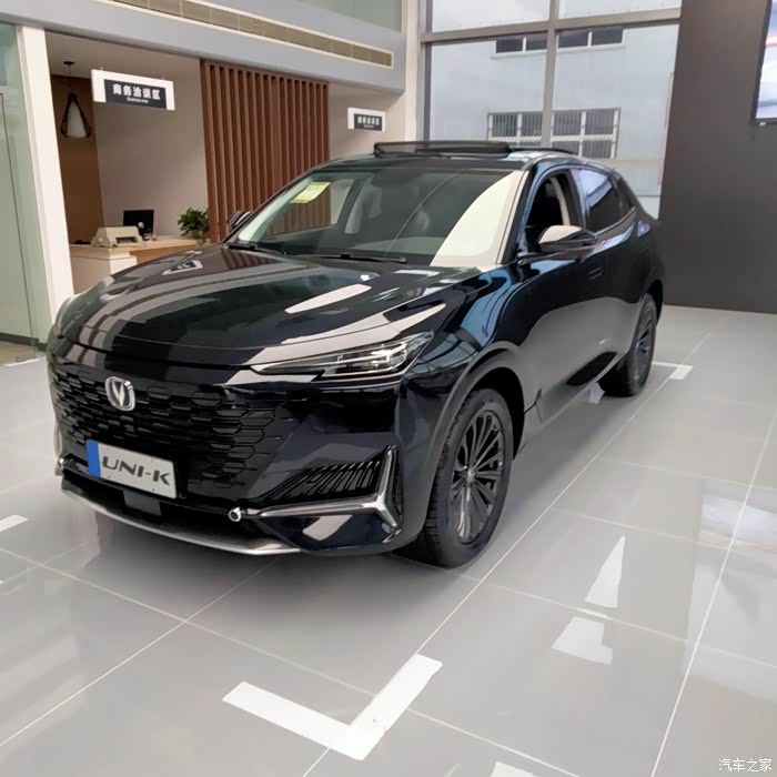 长安unik多种颜色任你选