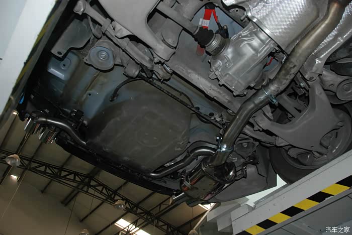 【图】f18 5系改装hamann 排气 碳纤维后扰流板 碳纤维顶翼_宝马5系