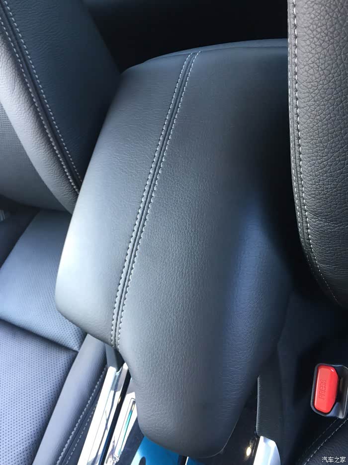 新雅阁舒适版加装拉丝皮座椅