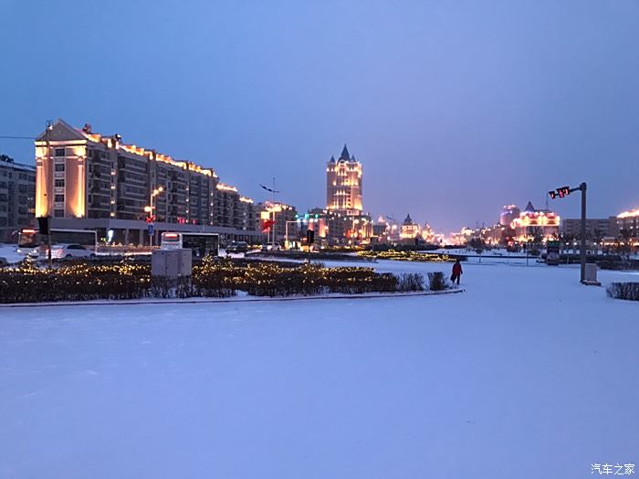 东风吹来二月雪美丽的满洲里