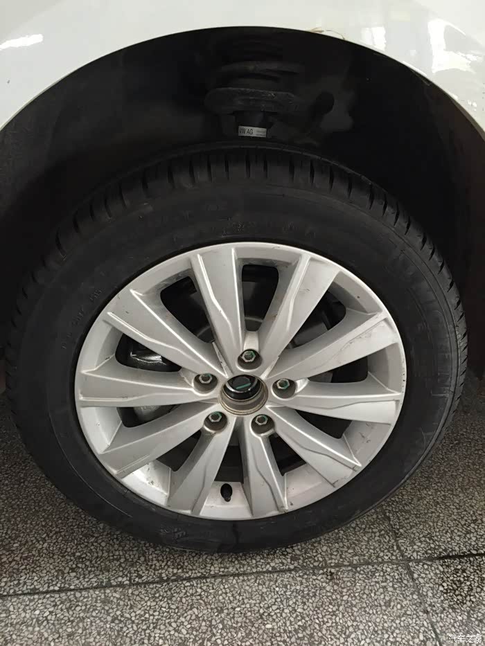 出手速腾原厂锦湖轮胎