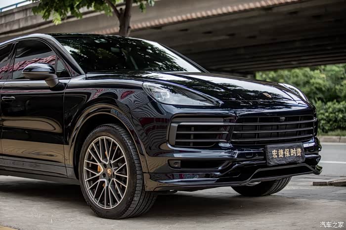 卡宴coupe泰卡特包围越看越爱