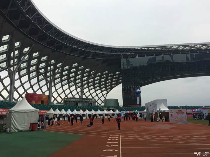 深圳东部长安车友会清风自驾直击2016深圳润马南山国际马拉松