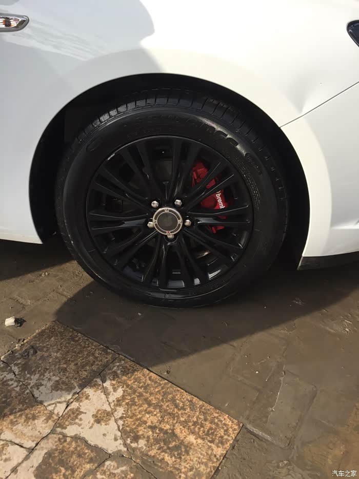 新英朗有没有喷黑色轮毂,红色卡钳的?