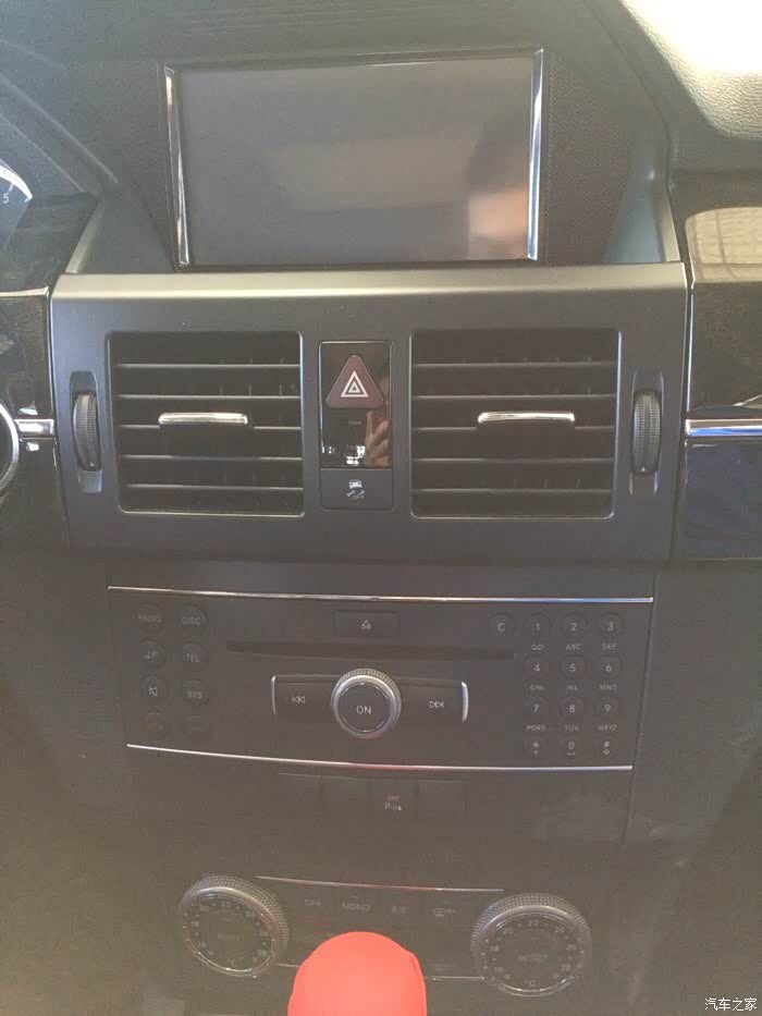 2011款glk300(进口)蓝牙怎么连接?我拿iphone和三星都试过了都连不上!