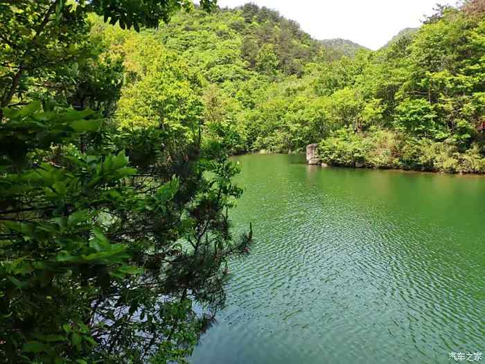 绿水碧潭好风景新县金兰山九龙潭