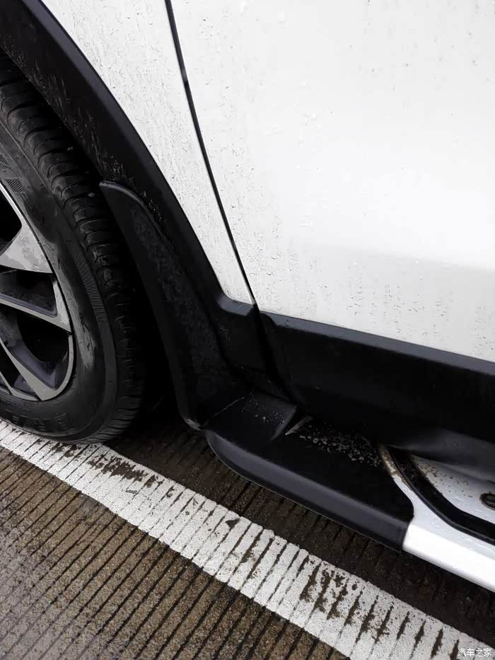 证实改装前挡泥板还是挡不住泥沙