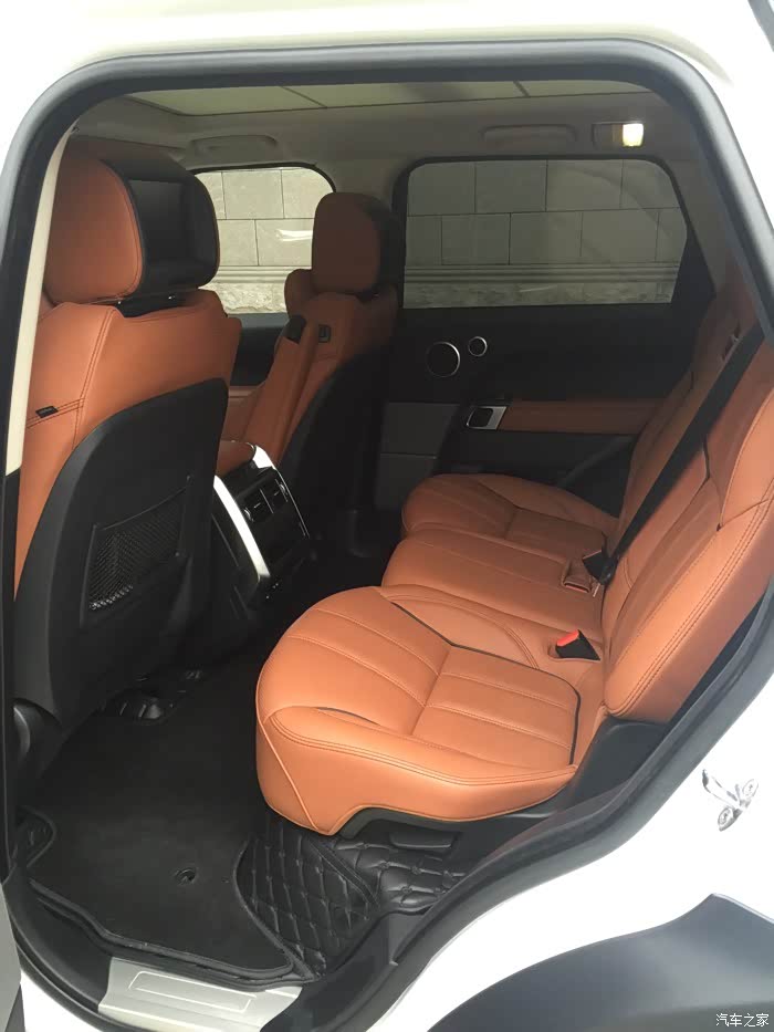 后排空间