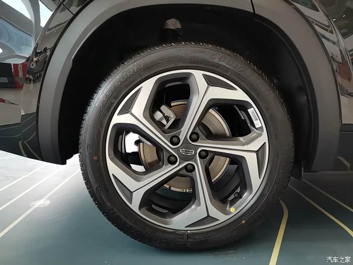 星越l两种轮毂样式