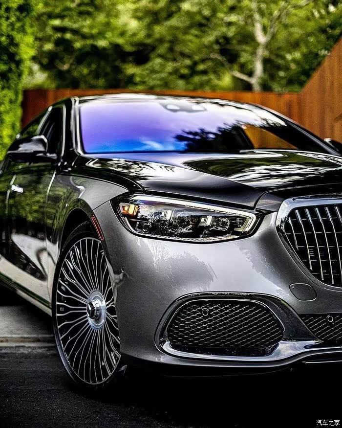 更懂国人了!全新一代奔驰迈巴赫s580外观内饰静态展示