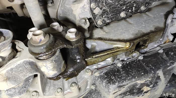 2016昂克赛拉发动机曲轴后油封渗油问题