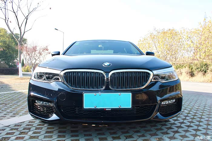 圣诞前夕的惊喜——宝马碳黑540i
