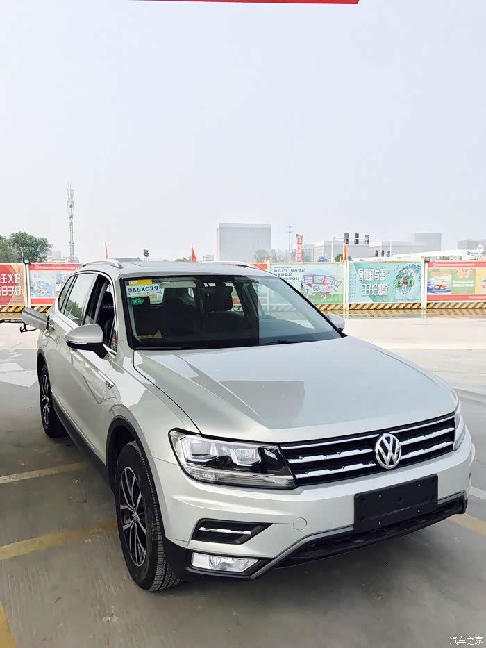 330豪华,冰岛银,提车挺久了,还没入群,求带.