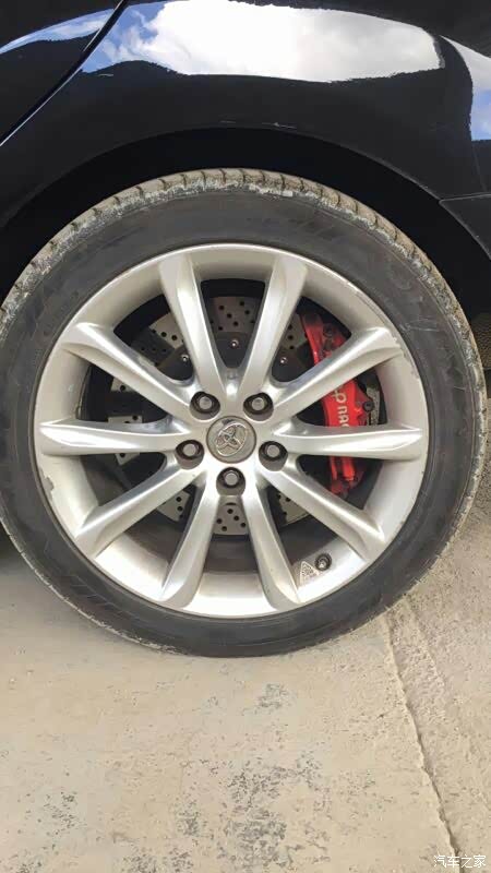 收锐志18寸原装轮胎啦,有闲置下来的老板联系