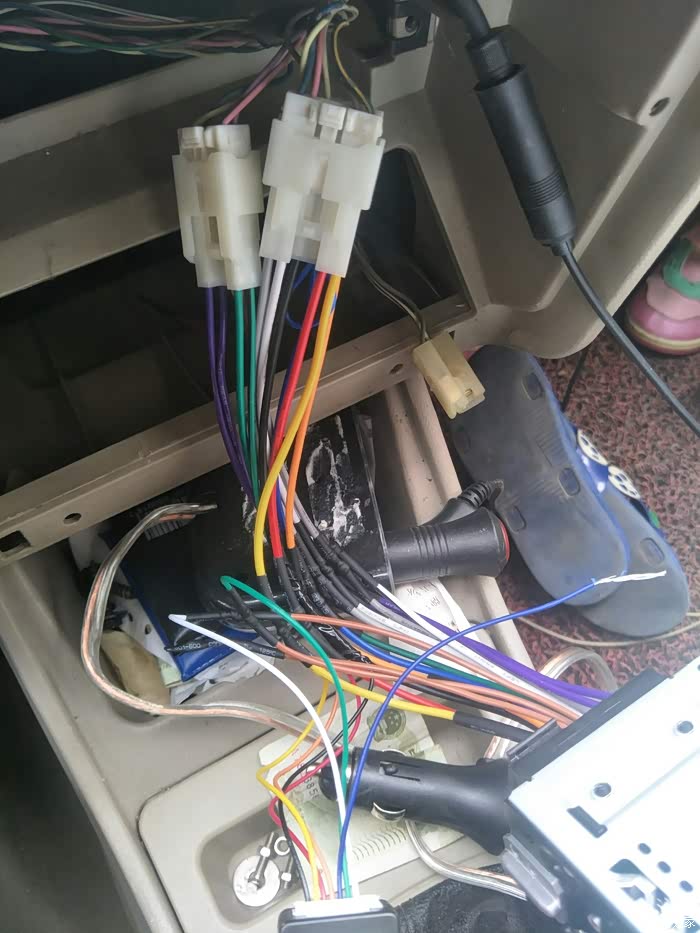 11款威志三厢改装65寸德赛西威187a