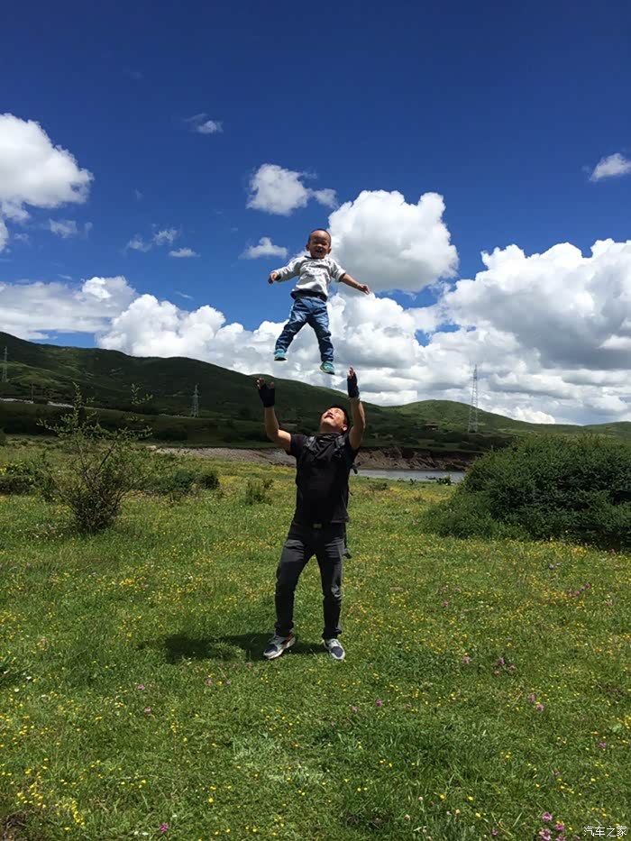 一路童行可乐的第一次蓝天白云草原行