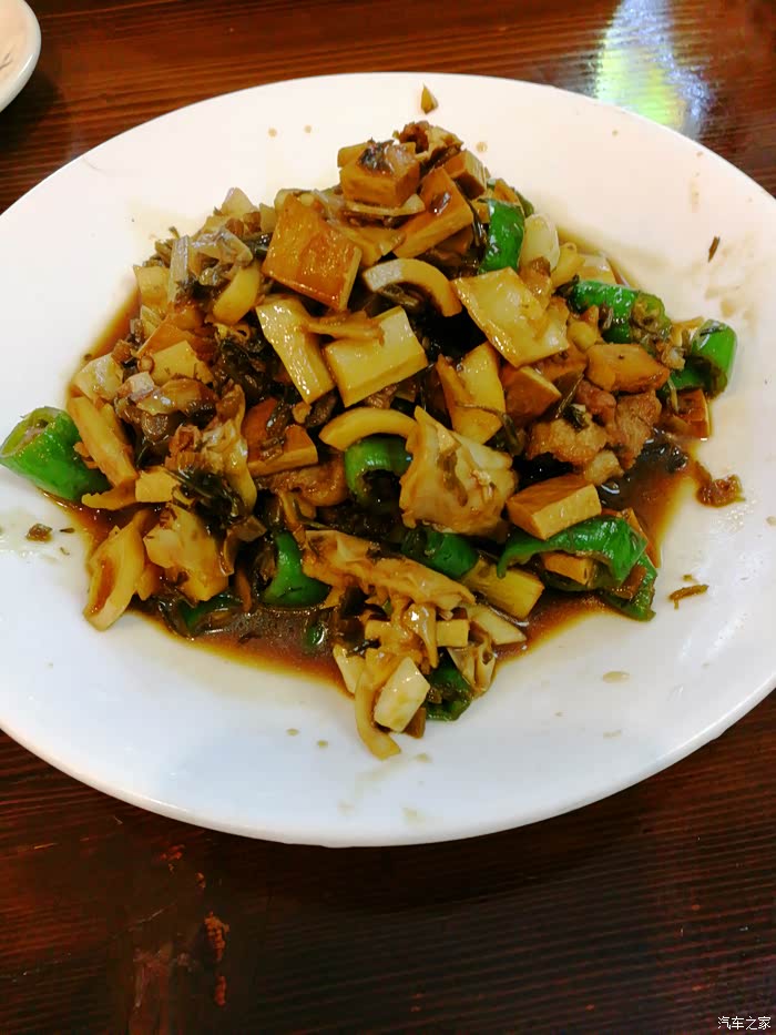 杭州小炒,口味有点偏酸,知杭帮菜是是就这口味