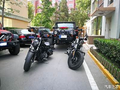 周日北京牧马人车队同哈雷摩托车队出趟婚车闲话说直接图 北京牧马人