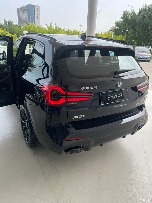 新款宝马x3,黑色展车
