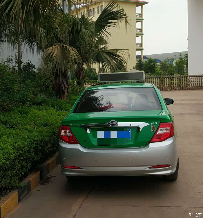 2015款比亚迪f3改装出租车