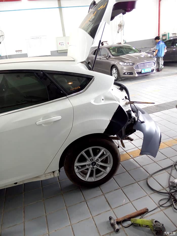 新福克斯c柱外层覆盖的钢板切割对车有多大的影响出
