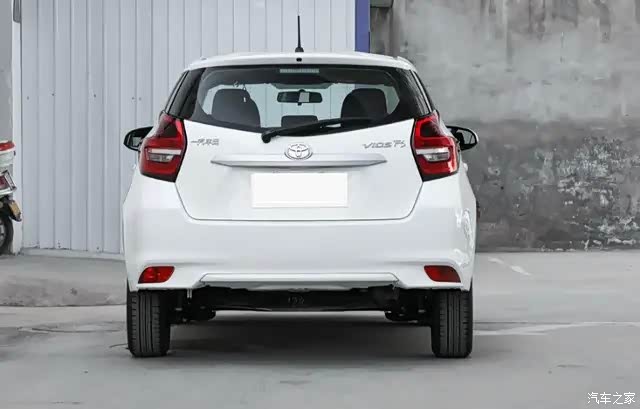 8万出头就能买两厢丰田,好开又省油,威驰fs