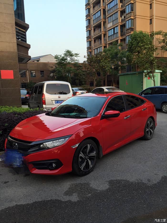 红色思域车主请进