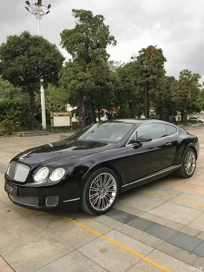 宾利gtspeed极速版,全新的外观造型,充满了张力和现代感