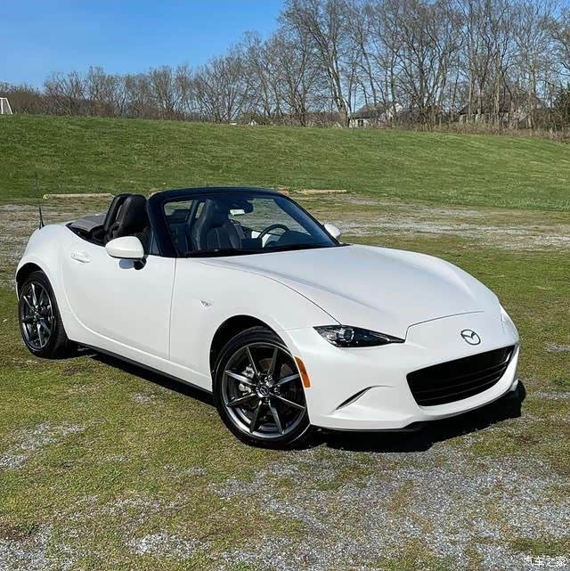 实拍2021款马自达mx5新增个性配色