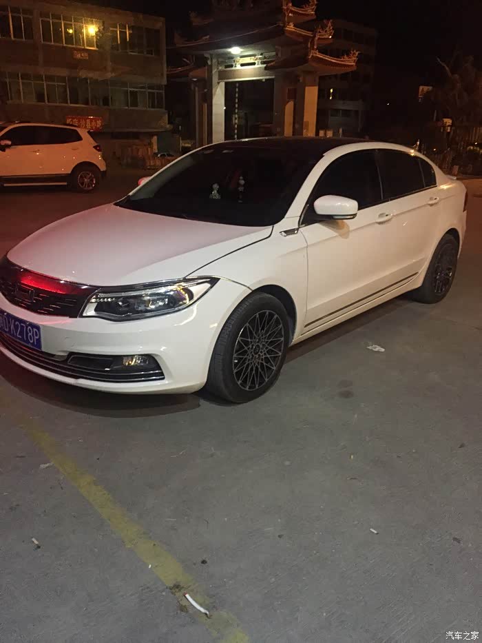 观致轮毂改装出售,顺便出售原车轮胎一个150,轮毂不卖