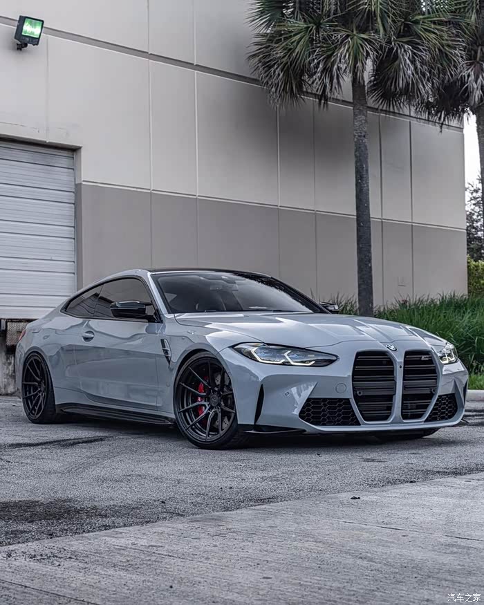 宝马m4布鲁克林灰