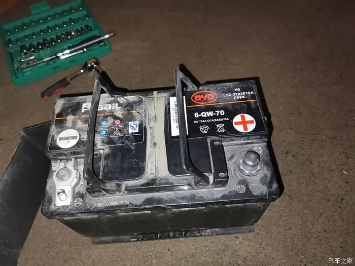 【图】宋max拆电瓶换电瓶_宋max/宋max新能源论坛_汽车之家论坛