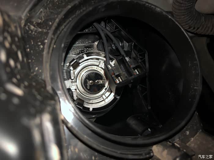 【图】问问大哥,19款308,大灯灯泡怎么取下来换上去_标致308论坛_汽车