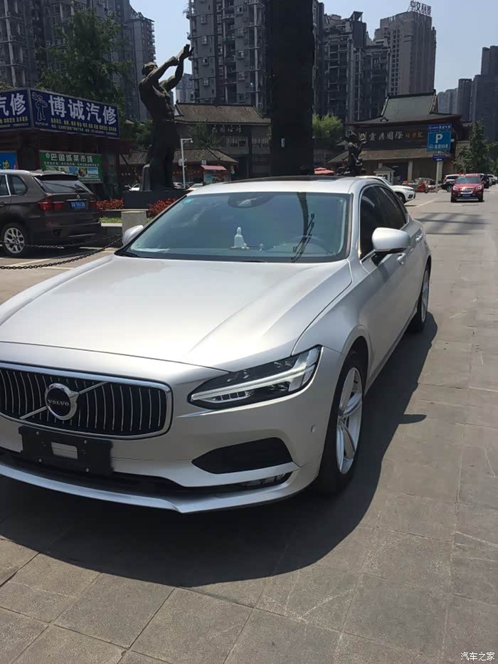 就要上牌了,银色外观真漂亮!