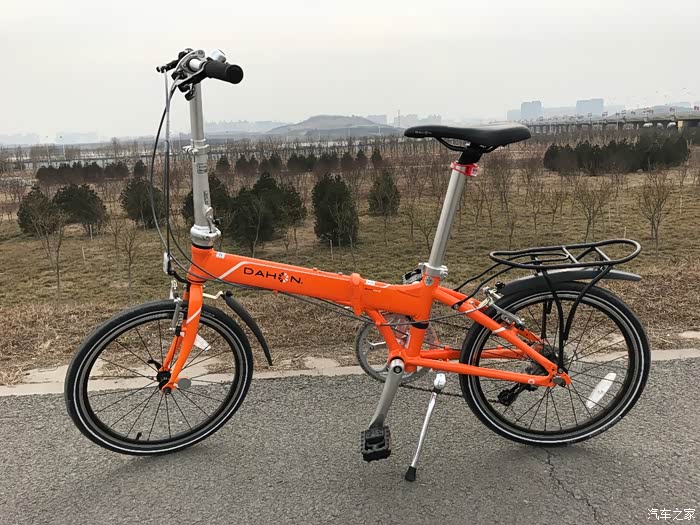 为带狗狗出去玩入手大行p8kaa082破风版