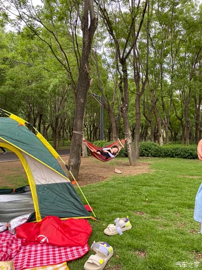 周末开车带孩子出去玩很方便,自己也可以放松一下心情.