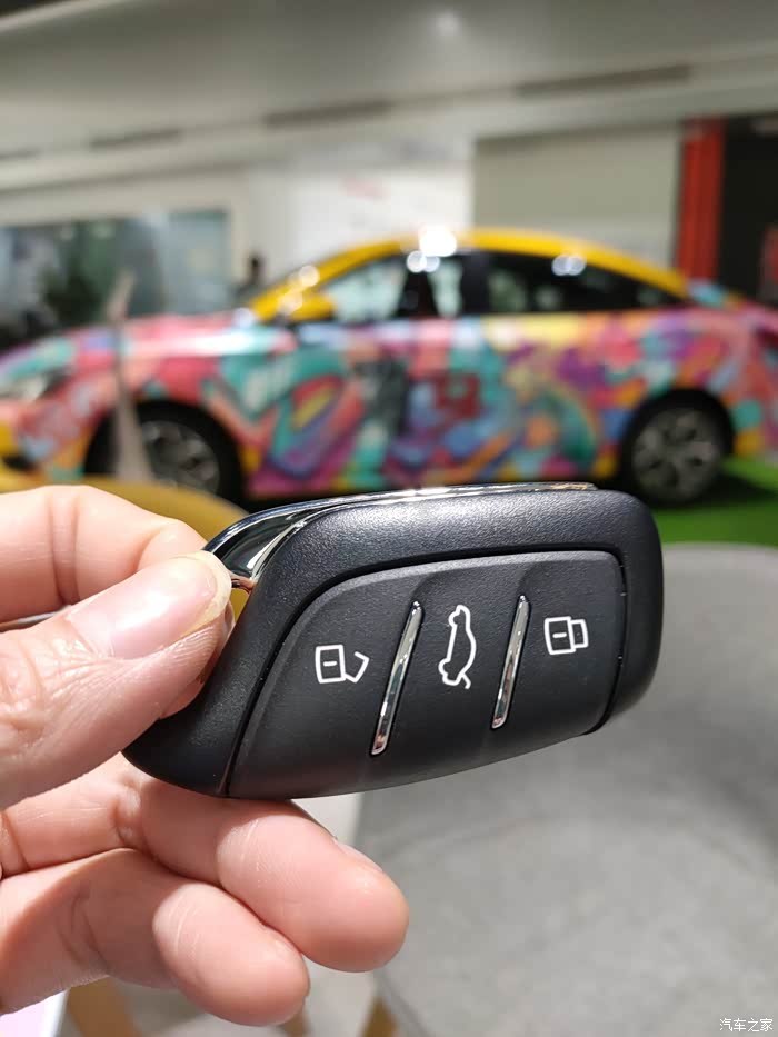 名爵5的钥匙是什么样式的,提前买个钥匙扣