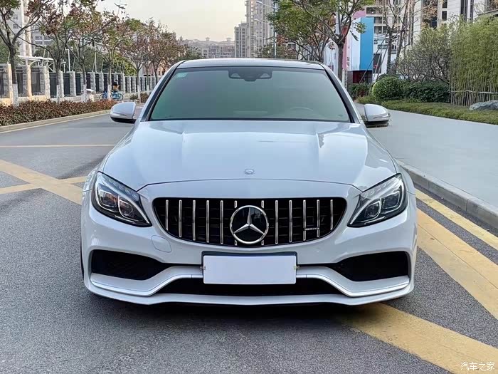 出17年c63amg四门