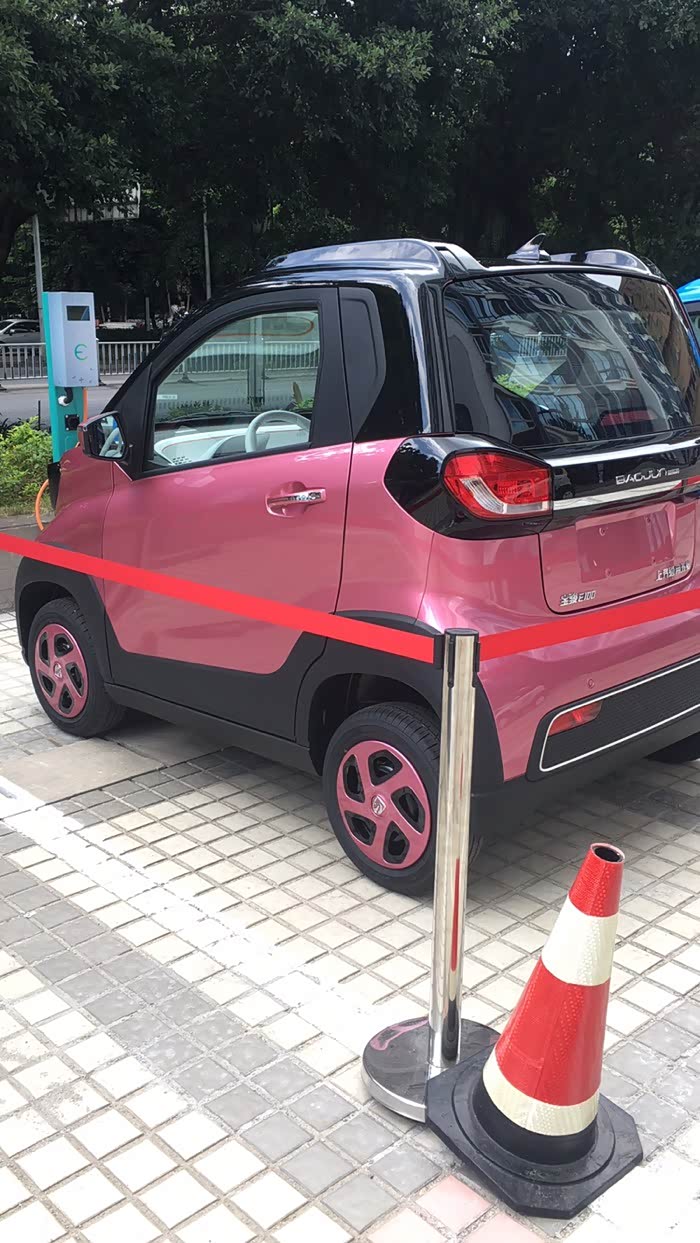 全球首辆粉色小e提车记