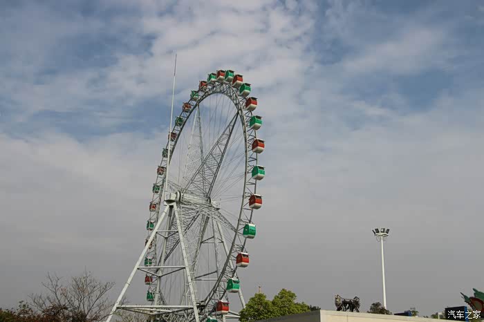 摩天轮,和我老婆儿子好多年前坐过一次