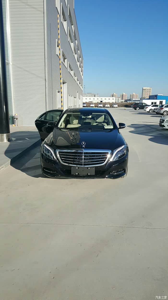 奔驰s新车提车作业