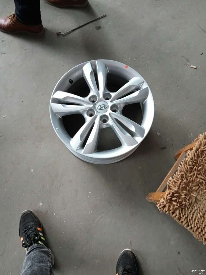 轮胎是哥哥给的涌金轮胎.大品牌的不给我,也不买给我说浪费钱.