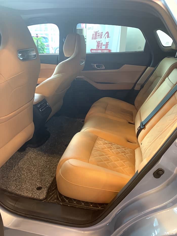 豪华座驾-长安汽车unik