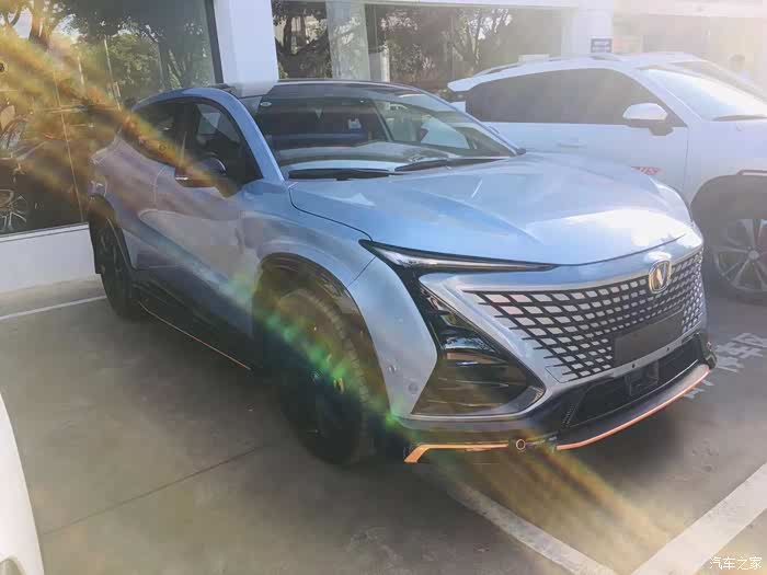 蓝色的运动版长安unit来了快看过来