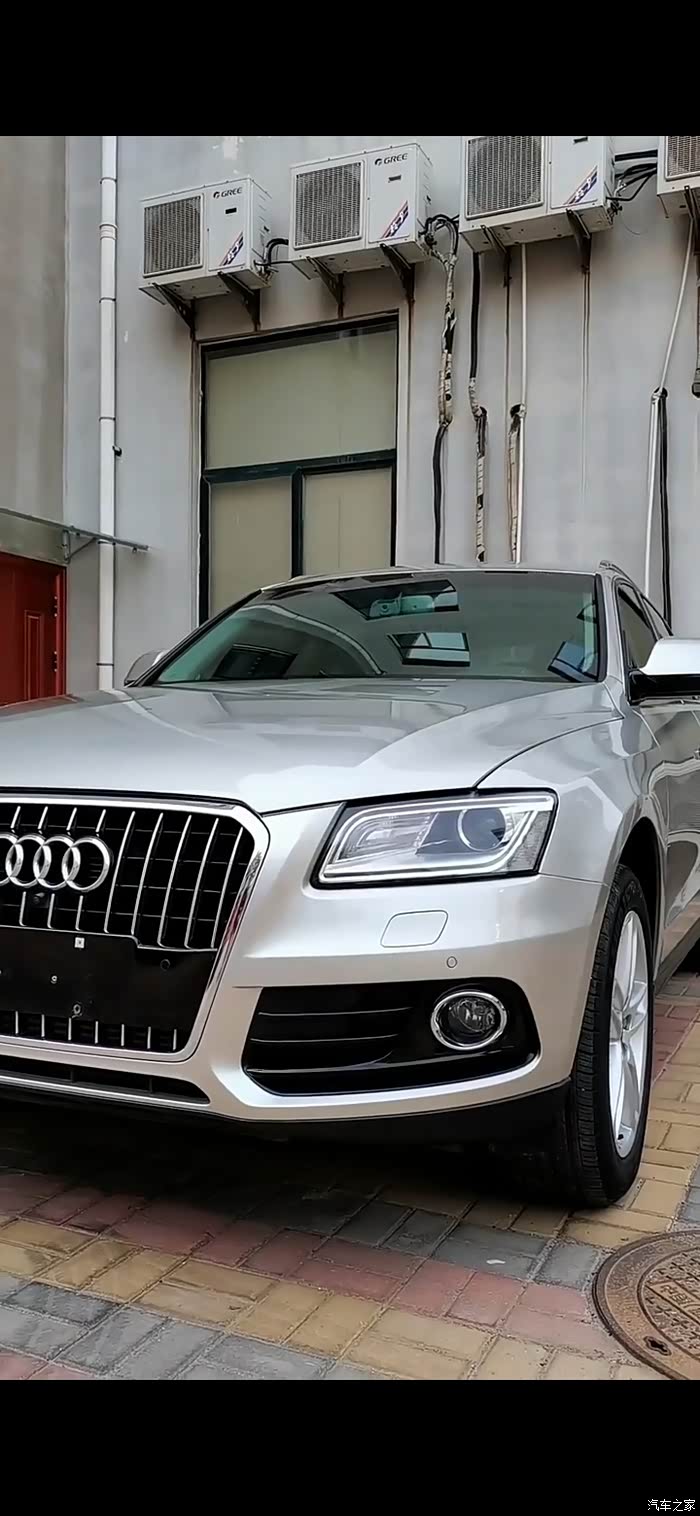 金色奥迪q5大气豪华又时尚