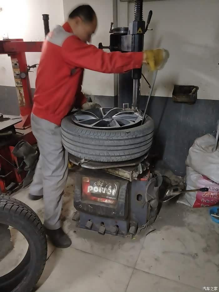 机械扒胎方便用费力气
