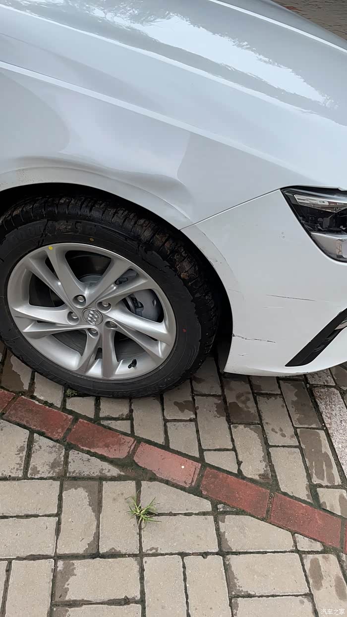 君威刚提车第二天剐蹭变形求支招走不走保险