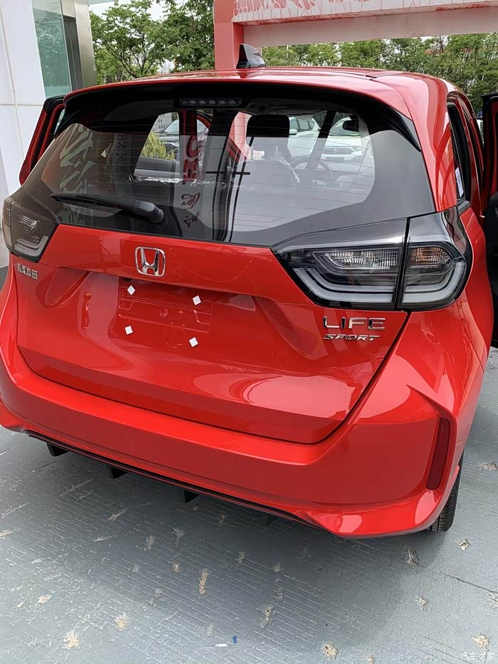 大空间停车利器日系品质油耗极低自动挡本田life