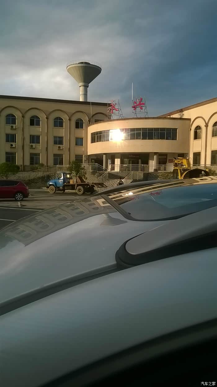 到达永兴服务区,竟然没堵车,欣喜.