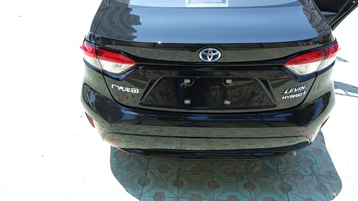 2021款丰田雷凌双擎豪华版黑色